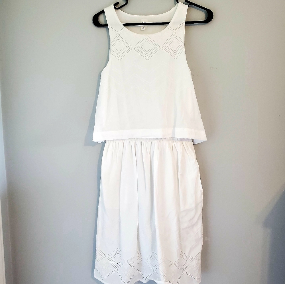 GAP detailed white dress